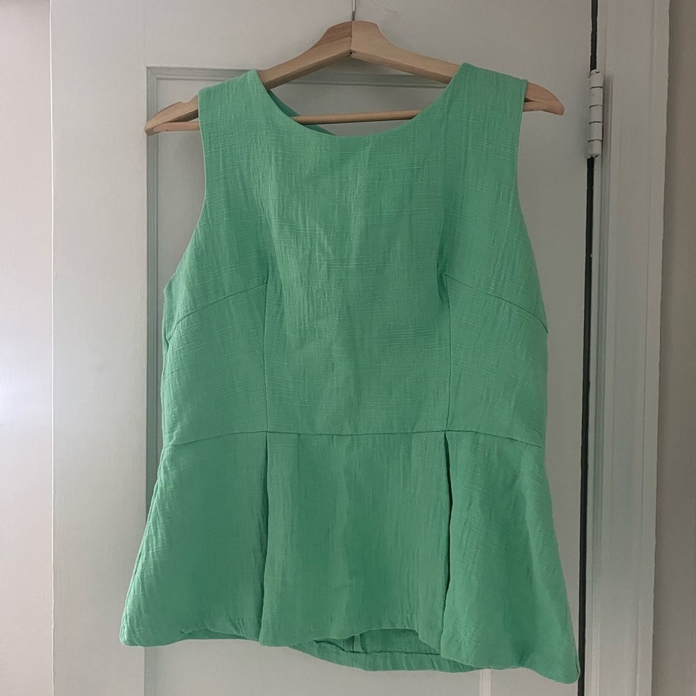 Banana Republic Light Green Sleeveless Peplum Blouse